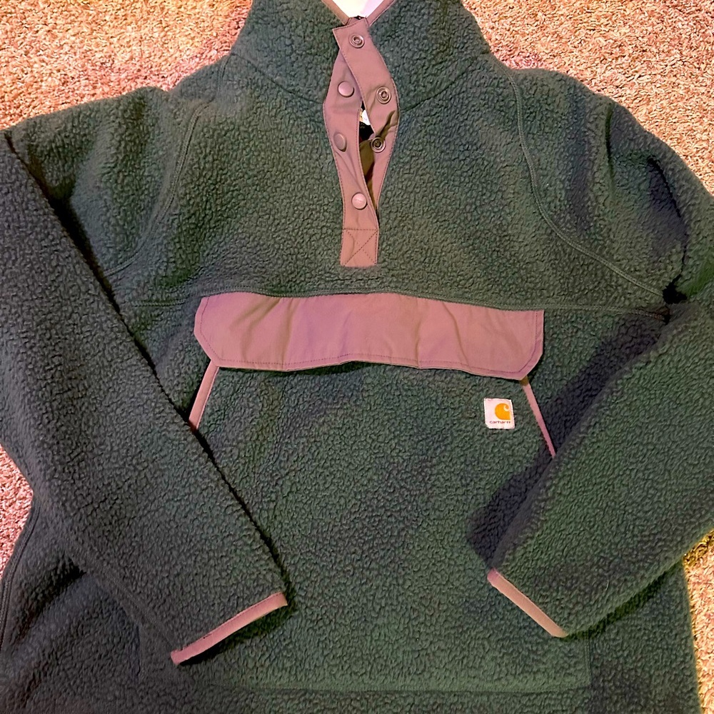 NWT Woman’s Carhartt Fleece Pullover